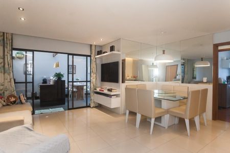Apartamento à venda com 140m², 3 quartos e 2 vagas Apartamento à venda com 140m², 3 quartos e 2 vagassala