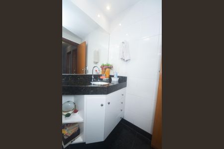 Apartamento à venda com 140m², 3 quartos e 2 vagas Apartamento à venda com 140m², 3 quartos e 2 vagasBanheiro Social