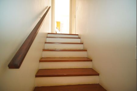 Casa à venda com 430m², 4 quartos e 6 vagasEscada - Acesso Piso 3