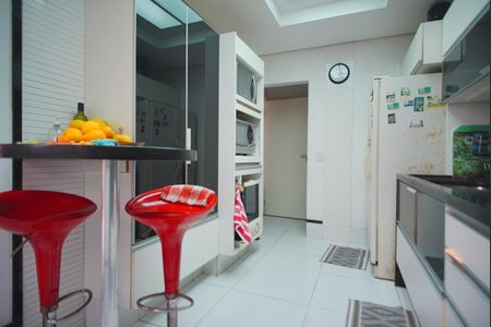 Casa à venda com 430m², 4 quartos e 6 vagasCozinha