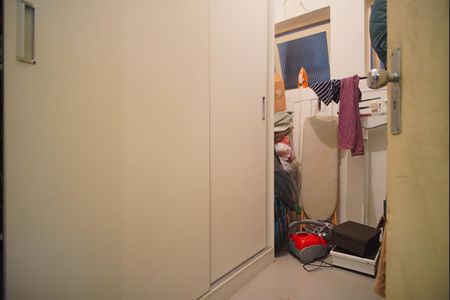 Casa à venda com 430m², 4 quartos e 6 vagasQuarto de Serviço