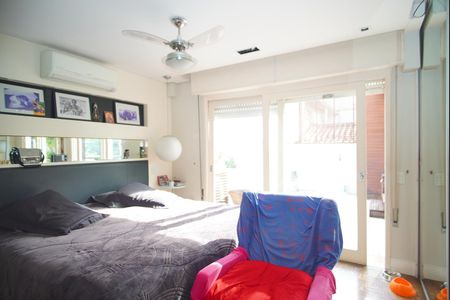 Casa à venda com 430m², 4 quartos e 6 vagasSuíte