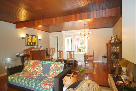 Casa à venda com 430m², 4 quartos e 6 vagasSala 1