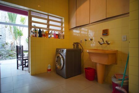 Casa à venda com 430m², 4 quartos e 6 vagasÁrea de Serviço
