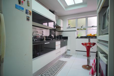 Casa à venda com 430m², 4 quartos e 6 vagasCozinha
