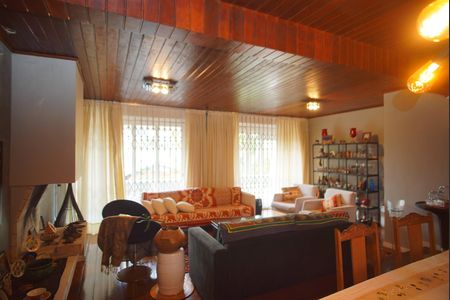 Casa à venda com 430m², 4 quartos e 6 vagasSala 1