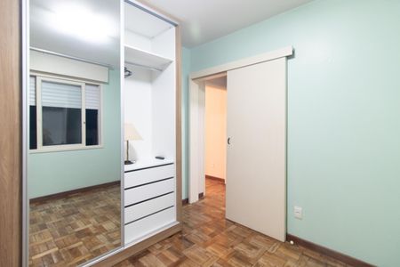 Quarto de apartamento à venda com 1 quarto, 41m² em Medianeira, Porto Alegre