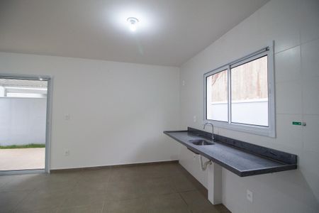 Casa de condomínio para alugar com 115m², 3 quartos e 2 vagasCozinha