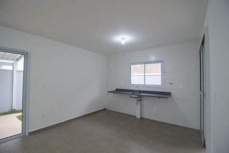 Casa de condomínio para alugar com 115m², 3 quartos e 2 vagasCozinha