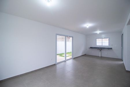 Casa de condomínio para alugar com 115m², 3 quartos e 2 vagasSala