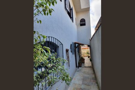 Casa à venda com 176m², 3 quartos e 2 vagasÁrea Externa