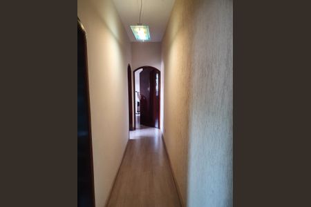 Casa à venda com 176m², 3 quartos e 2 vagasCorredor