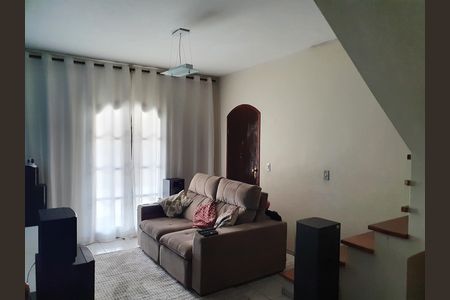 Casa à venda com 176m², 3 quartos e 2 vagasSala