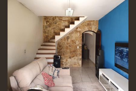 Casa à venda com 176m², 3 quartos e 2 vagasSala