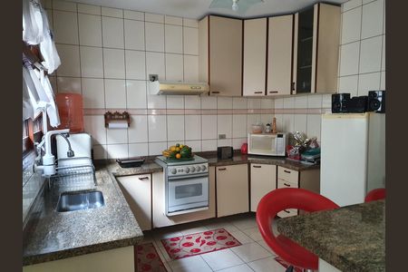 Cozinha de casa à venda com 3 quartos, 176m² em Jardim Guacuri, Diadema