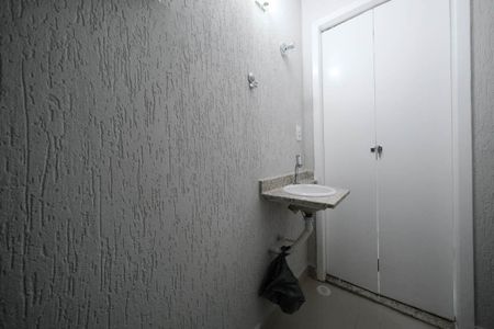Casa à venda com 90m², 2 quartos e 2 vagasLavabo