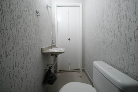 Casa à venda com 90m², 2 quartos e 2 vagasLavabo