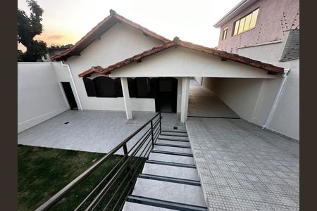 Foto 01 de casa para alugar com 3 quartos, 360m² em Santa Branca, Belo Horizonte