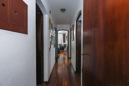 Apartamento à venda com 178m², 4 quartos e 3 vagas Apartamento à venda com 178m², 4 quartos e 3 vagasCorredor