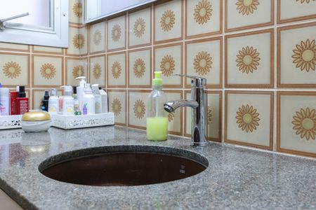 Apartamento à venda com 178m², 4 quartos e 3 vagas Apartamento à venda com 178m², 4 quartos e 3 vagasBanheiro da Suíte 1