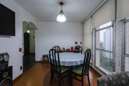 Apartamento à venda com 178m², 4 quartos e 3 vagas Apartamento à venda com 178m², 4 quartos e 3 vagasCopa