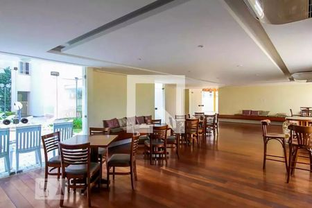Apartamento à venda com 178m², 4 quartos e 3 vagas Apartamento à venda com 178m², 4 quartos e 3 vagasÁrea comum - Salão de festas
