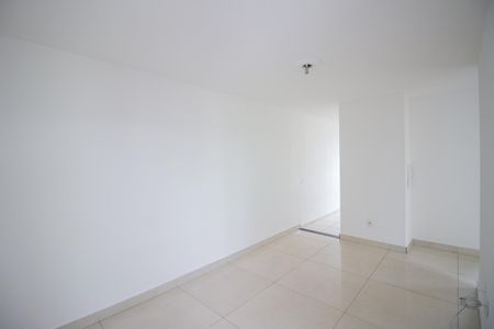 Sala de apartamento para alugar com 2 quartos, 50m² em Parque Xangri-lá, Contagem