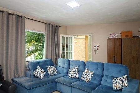 Casa à venda com 320m², 3 quartos e 5 vagasSala