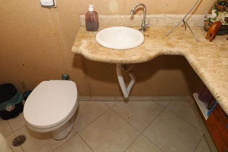 Casa à venda com 320m², 3 quartos e 5 vagasBanheiro 3 - Lavabo