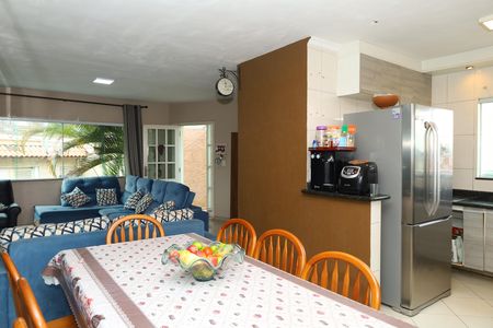 Casa à venda com 320m², 3 quartos e 5 vagasSala de jantar