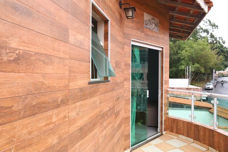 Casa à venda com 320m², 3 quartos e 5 vagasVaranda 2
