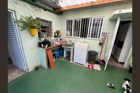 Casa à venda com 141m², 4 quartos e 3 vagas Casa à venda com 141m², 4 quartos e 3 vagasÁrea externa