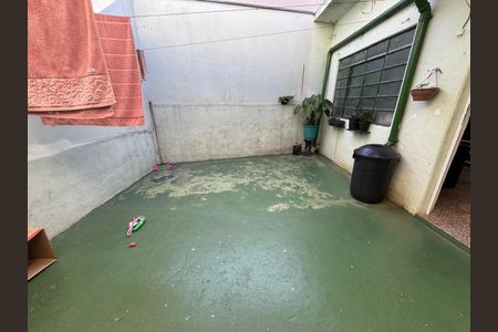 Casa à venda com 141m², 4 quartos e 3 vagas Casa à venda com 141m², 4 quartos e 3 vagasÁrea externa