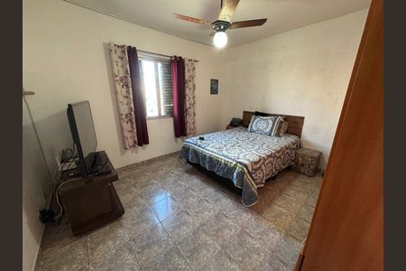 Casa à venda com 141m², 4 quartos e 3 vagas Casa à venda com 141m², 4 quartos e 3 vagasQuarto 4