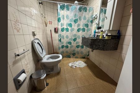 Casa à venda com 141m², 4 quartos e 3 vagas Casa à venda com 141m², 4 quartos e 3 vagasBanheiro