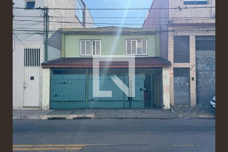 Casa à venda com 141m², 4 quartos e 3 vagas Casa à venda com 141m², 4 quartos e 3 vagasFachada