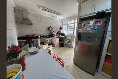 Casa à venda com 150m², 3 quartos e 2 vagas Casa à venda com 150m², 3 quartos e 2 vagasCozinha