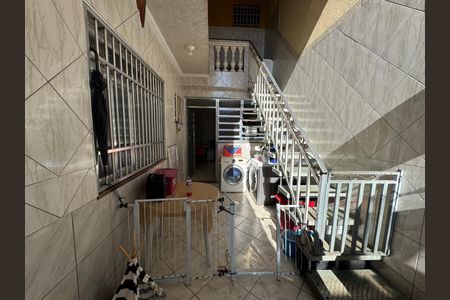 Casa à venda com 150m², 3 quartos e 2 vagas Casa à venda com 150m², 3 quartos e 2 vagasÁrea externa