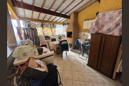 Casa à venda com 150m², 3 quartos e 2 vagas Casa à venda com 150m², 3 quartos e 2 vagasÁrea externa