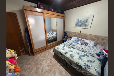 Casa à venda com 150m², 3 quartos e 2 vagas Casa à venda com 150m², 3 quartos e 2 vagasQuarto