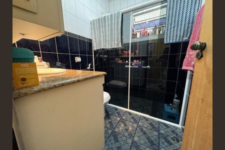 Casa à venda com 150m², 3 quartos e 2 vagas Casa à venda com 150m², 3 quartos e 2 vagasBanheiro