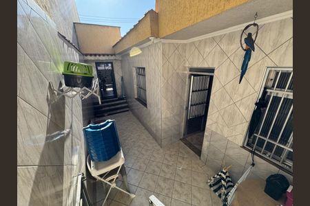 Casa à venda com 150m², 3 quartos e 2 vagas Casa à venda com 150m², 3 quartos e 2 vagasÁrea externa