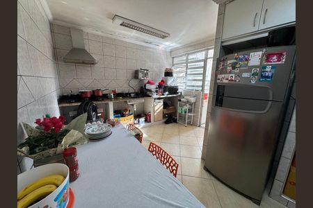 Casa à venda com 150m², 3 quartos e 2 vagas Casa à venda com 150m², 3 quartos e 2 vagasCozinha