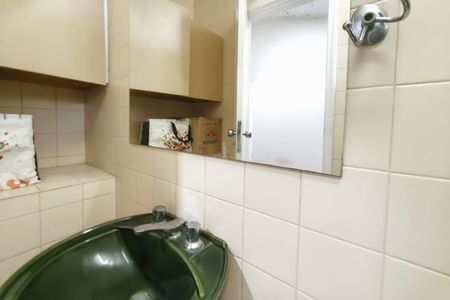 Casa para alugar com 370m², 4 quartos e 3 vagas Casa para alugar com 370m², 4 quartos e 3 vagasBanheiro Suíte 2