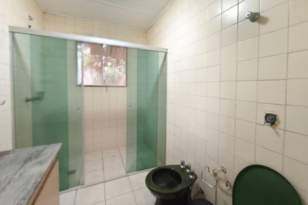 Casa para alugar com 370m², 4 quartos e 3 vagas Casa para alugar com 370m², 4 quartos e 3 vagasBanheiro Suíte 3