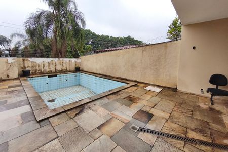 Casa para alugar com 370m², 4 quartos e 3 vagas Casa para alugar com 370m², 4 quartos e 3 vagasQuintal