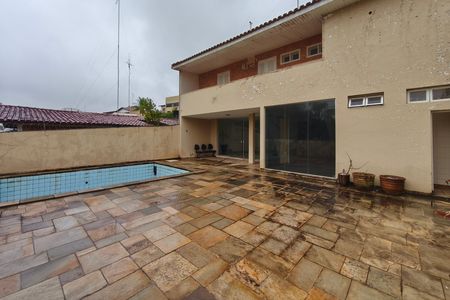 Casa para alugar com 370m², 4 quartos e 3 vagas Casa para alugar com 370m², 4 quartos e 3 vagasQuintal