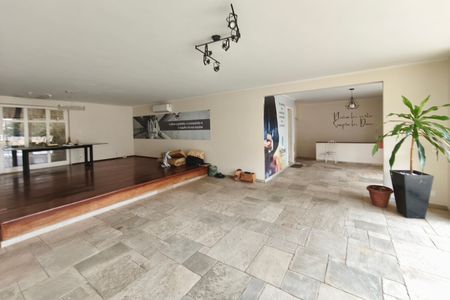 Casa para alugar com 370m², 4 quartos e 3 vagas Casa para alugar com 370m², 4 quartos e 3 vagasSala de Jantar
