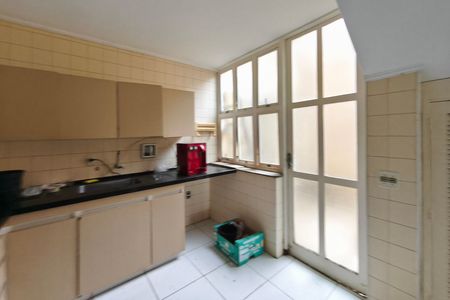 Casa para alugar com 370m², 4 quartos e 3 vagas Casa para alugar com 370m², 4 quartos e 3 vagasCozinha
