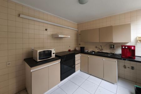 Casa para alugar com 370m², 4 quartos e 3 vagas Casa para alugar com 370m², 4 quartos e 3 vagasCozinha